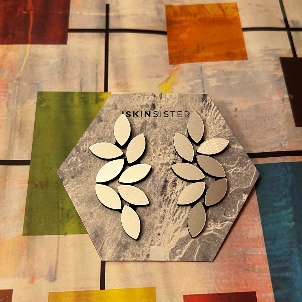 ISKIN SISTERS- KATE LARGE SILVER LEAVES EARRINGS